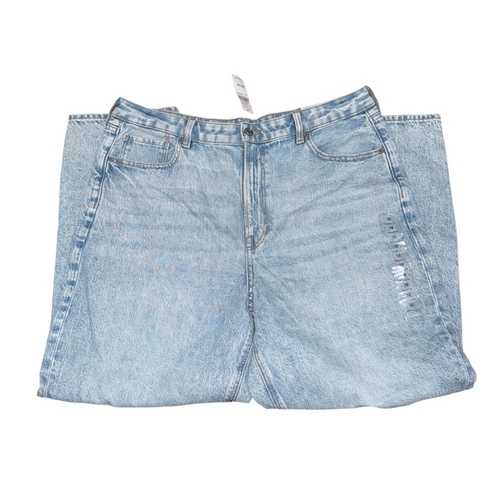 American Eagle Mom Straight Jeans Crystal Ice Light Wash Size 18/34W NWT